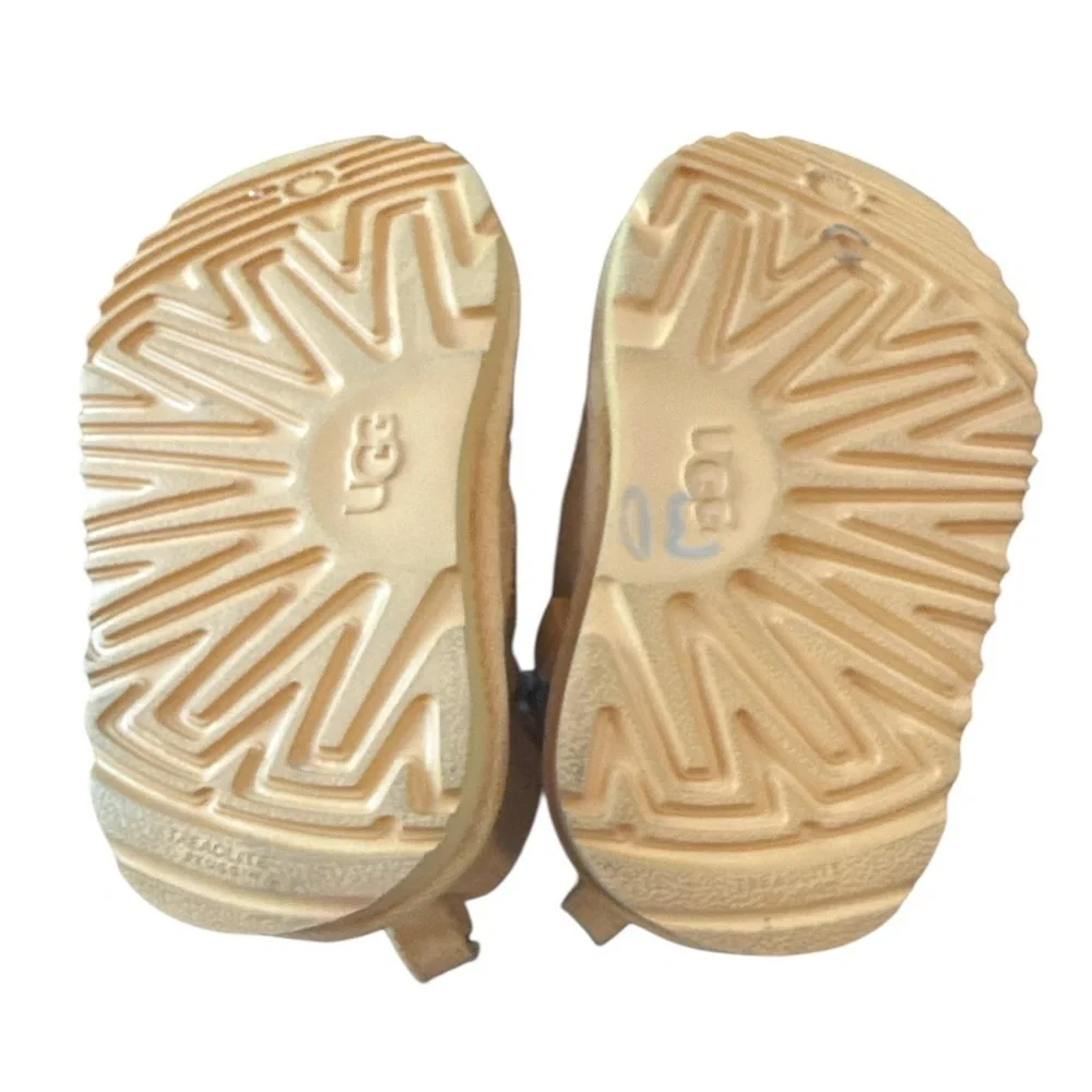 UGG adorable ultra